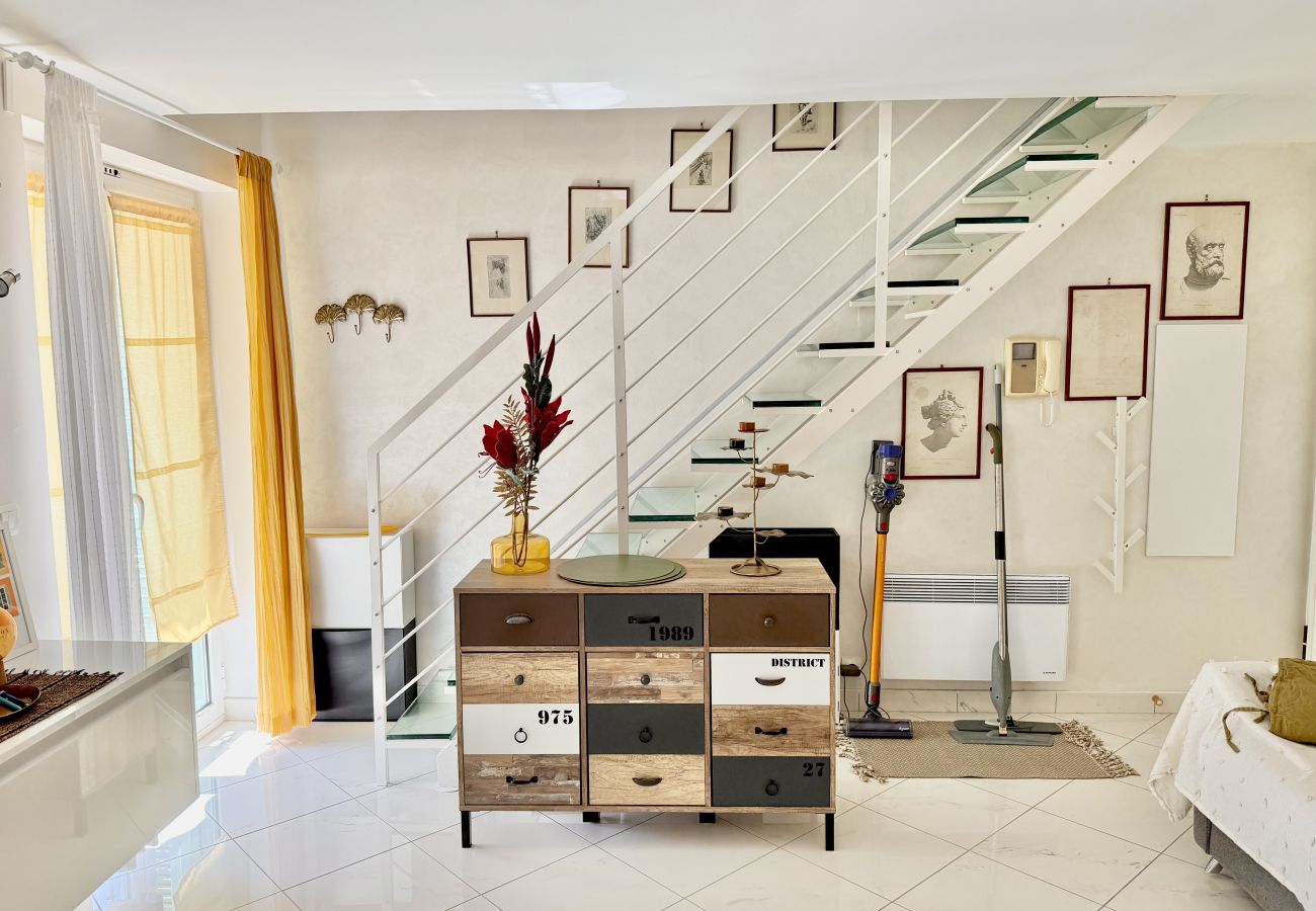 Studio à Menton - Studio en duplex au centre de Menton