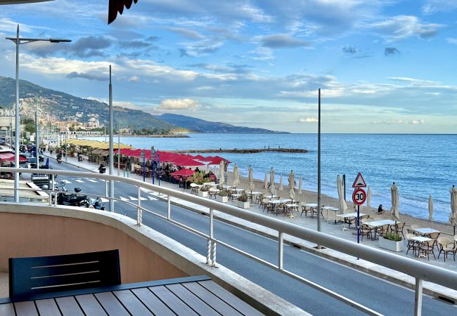 Appartement à Menton - Splendide vue mer au centre de Menton