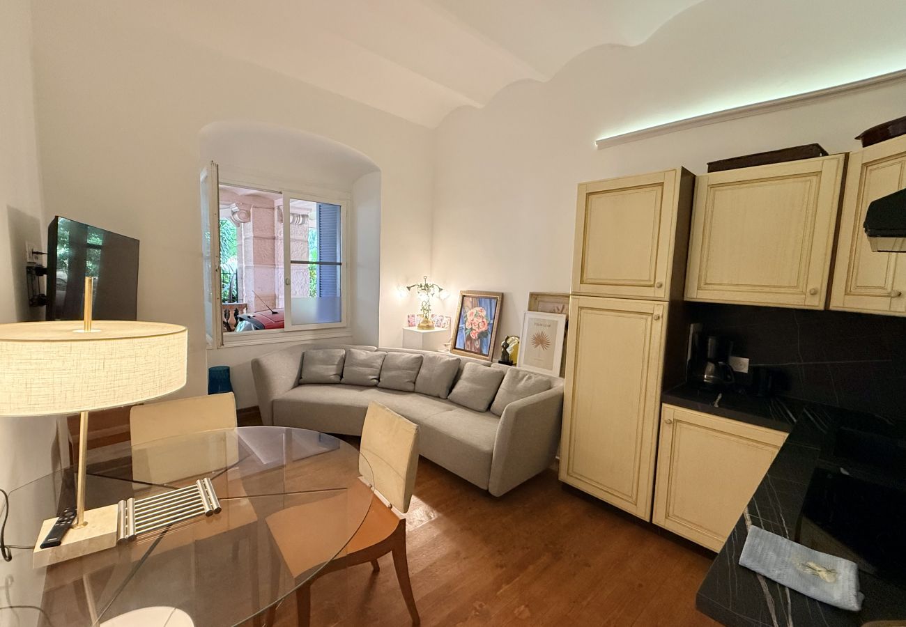 Appartement à Menton - Charmant logement au Riviera Palace