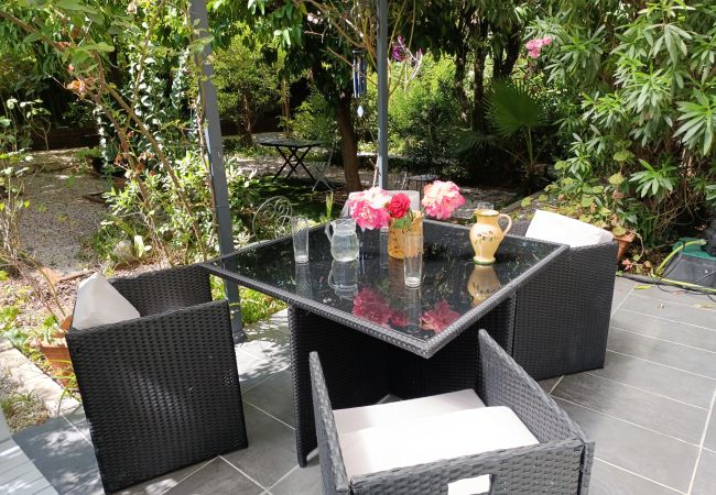 Appartement à Menton - Havre de paix avec beau jardin au Neptune