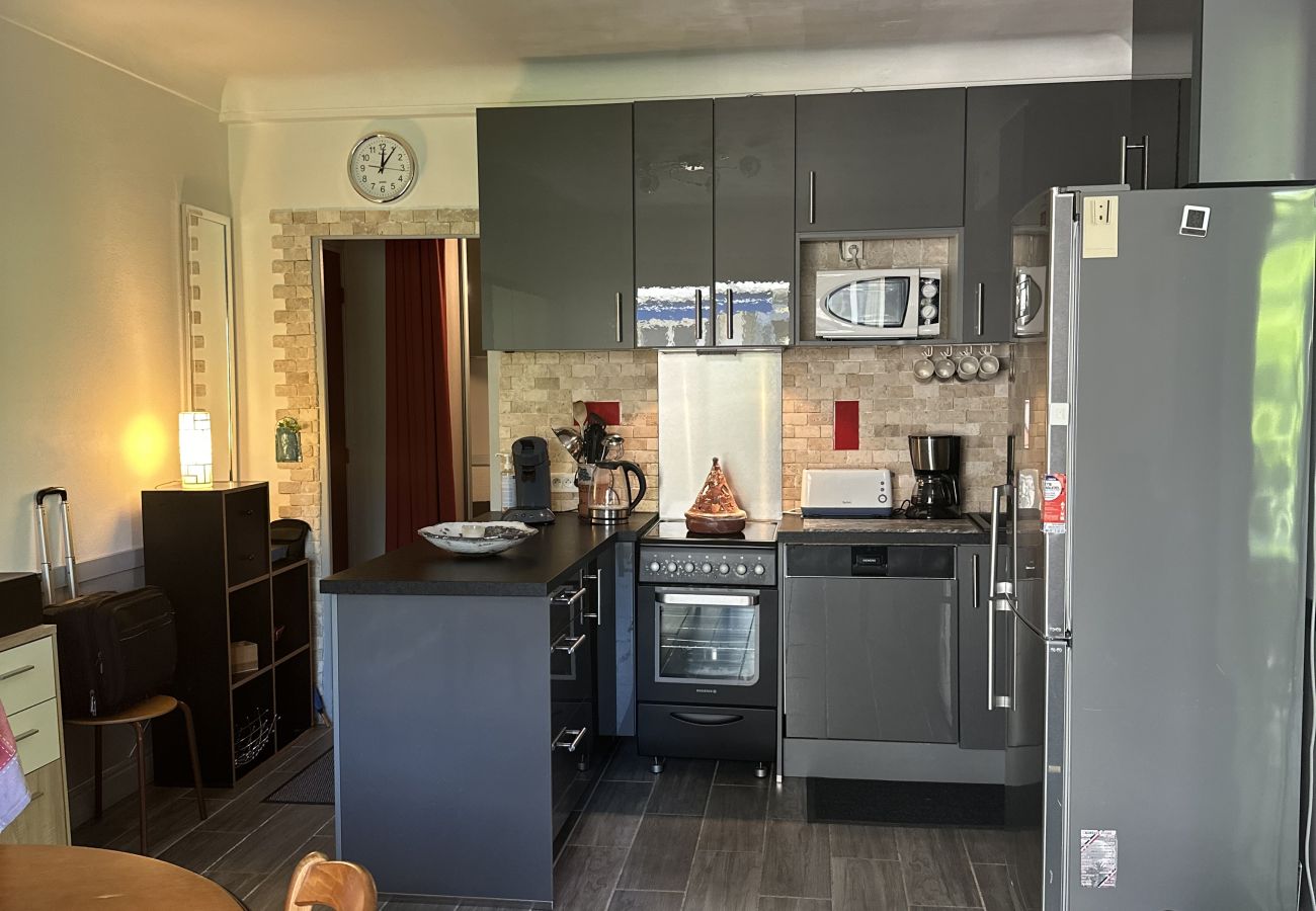 Appartement à Menton - Havre de paix avec beau jardin au Neptune