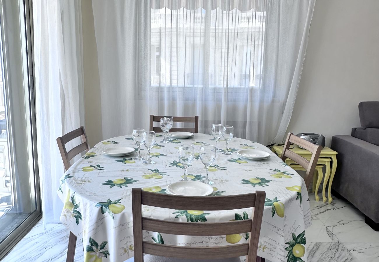 Appartement à Menton - Front de mer de Menton au George V